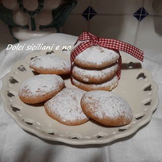 Biscotti con zucchero a velo - Dolci siciliani e no