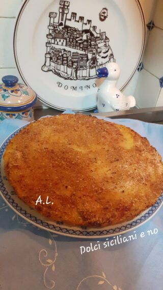 Torta di patate con prosciutto e formaggi