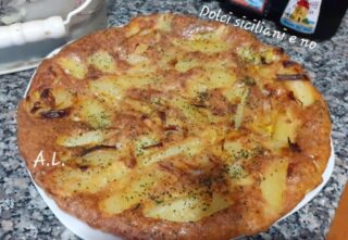 Frittata con patate e cipolle al forno