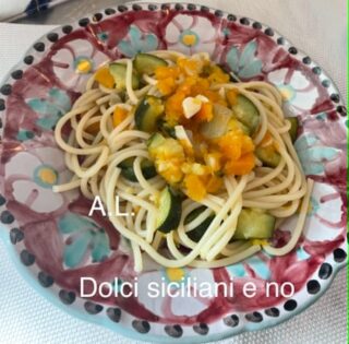 Bucatini con zucca e zucchina genovese